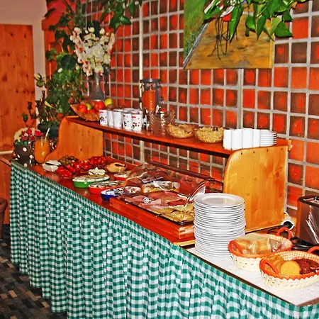 Zum Dorfwirt Pensjonat Flachau